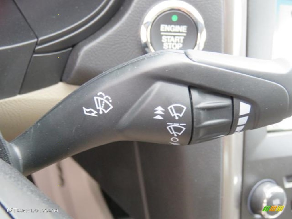 2018 Ford Fusion SE Controls Photo #128981007