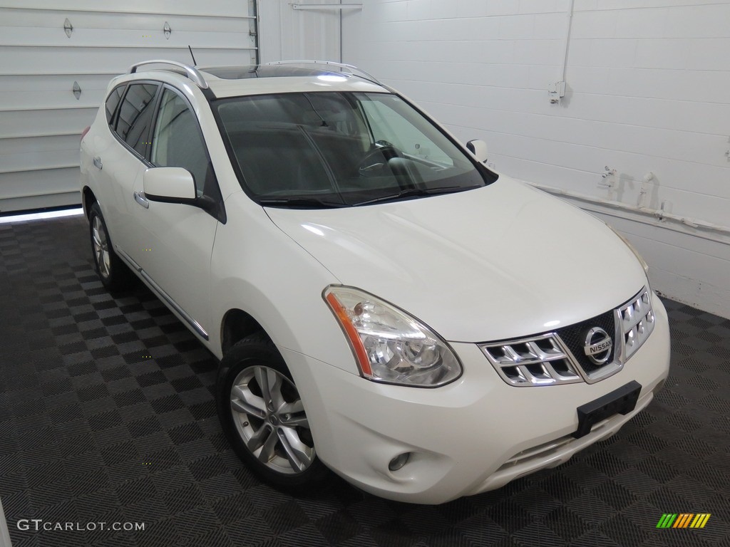 2012 Rogue SV AWD - Pearl White / Black photo #5