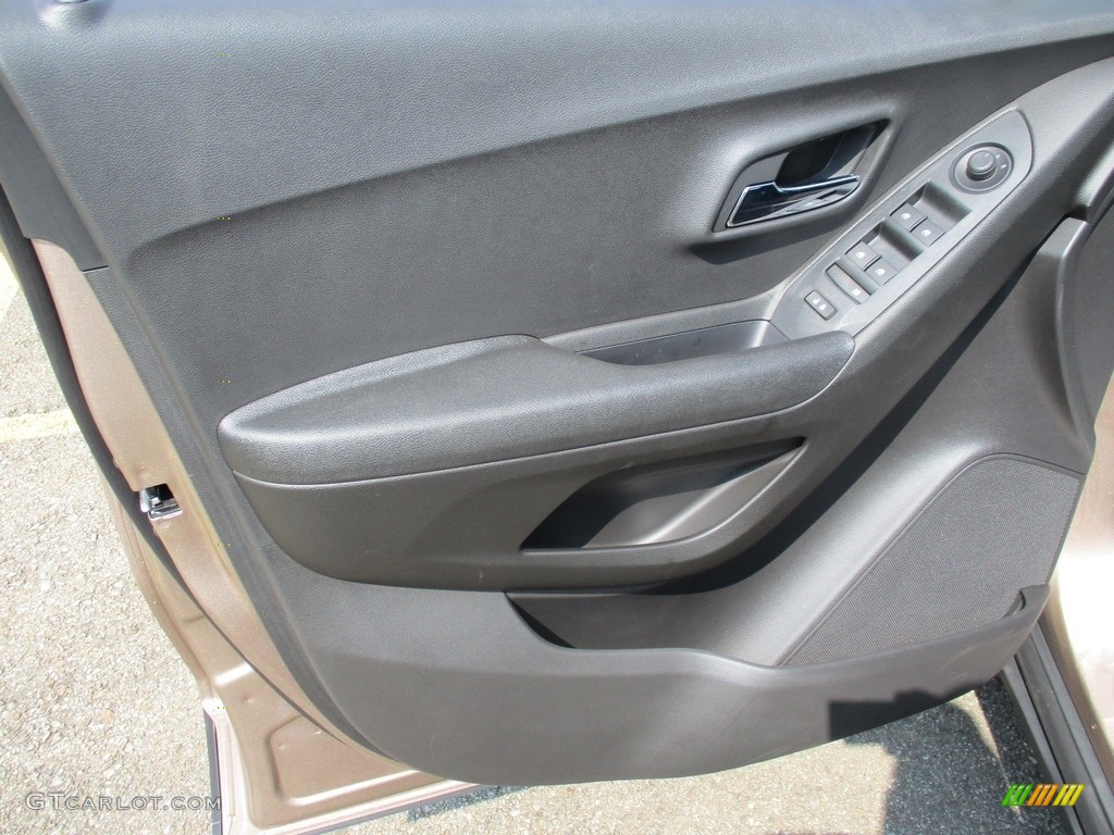2019 Chevrolet Trax LS AWD Jet Black Door Panel Photo #128993263