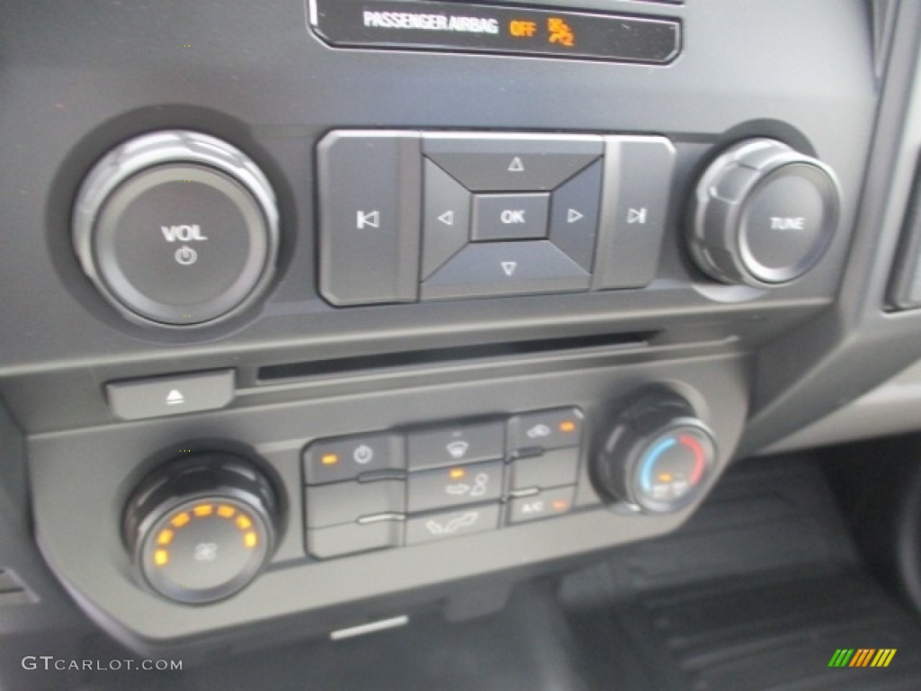 2018 F150 XL Regular Cab - Ingot Silver / Earth Gray photo #8