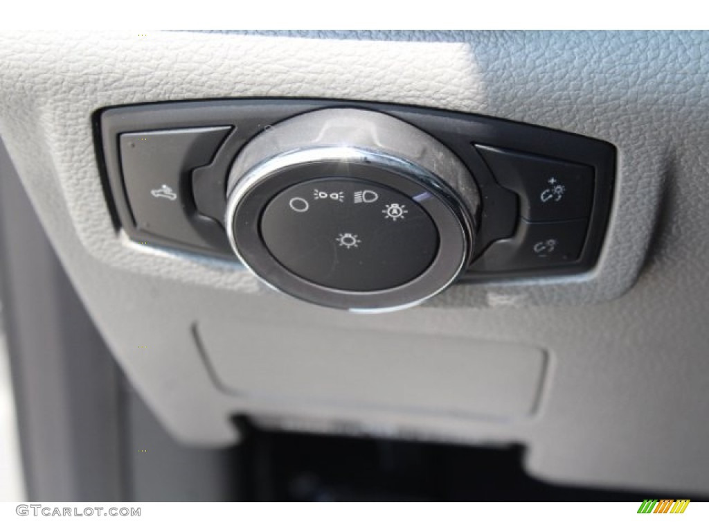 2019 F350 Super Duty XLT Crew Cab 4x4 - Ingot Silver / Earth Gray photo #20