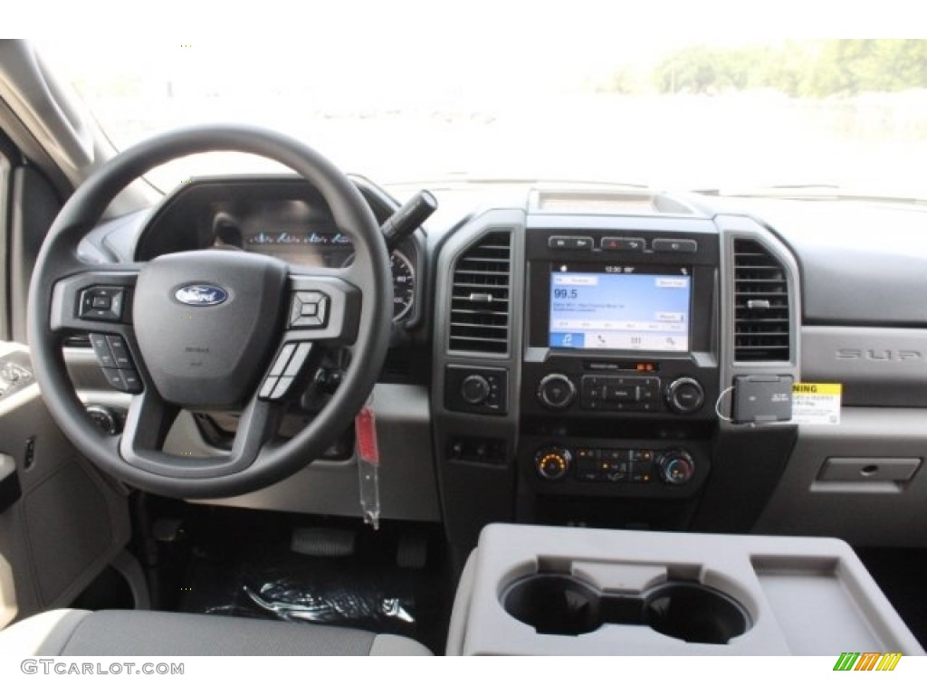 2019 F350 Super Duty XLT Crew Cab 4x4 - Ingot Silver / Earth Gray photo #23