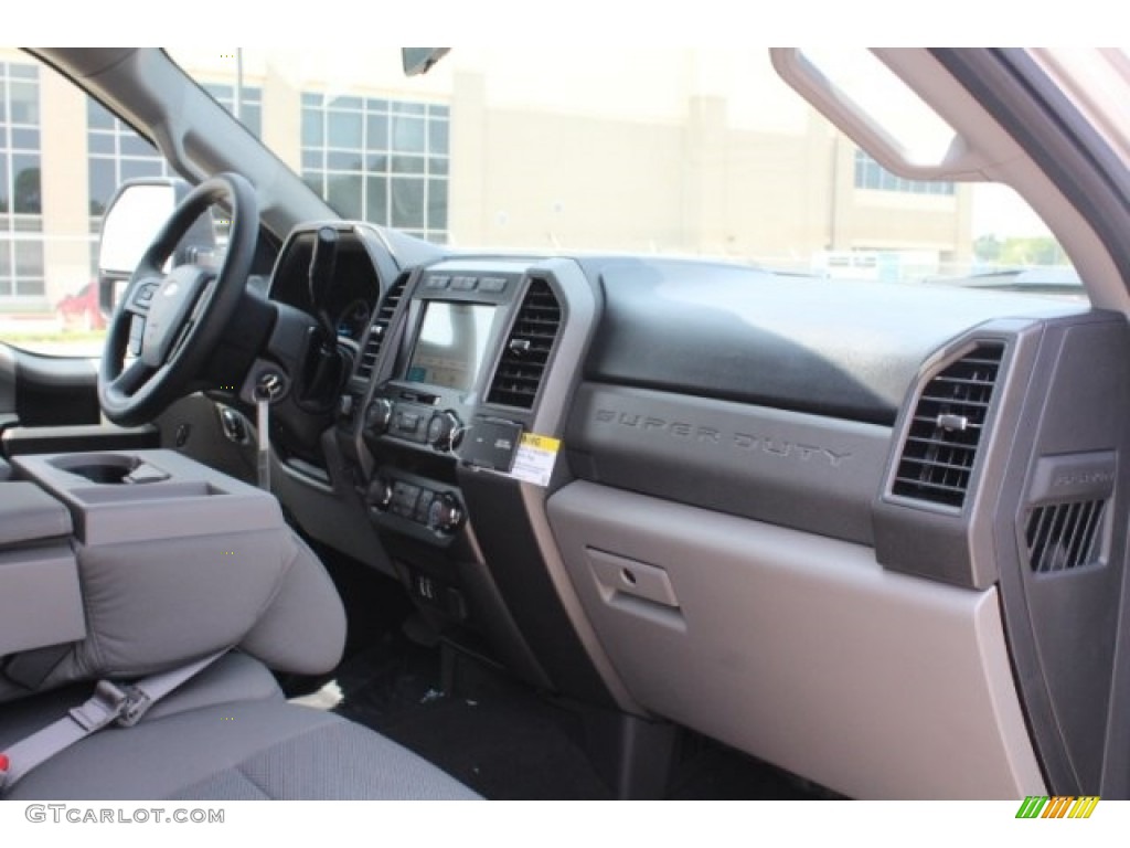 2019 F350 Super Duty XLT Crew Cab 4x4 - Ingot Silver / Earth Gray photo #29