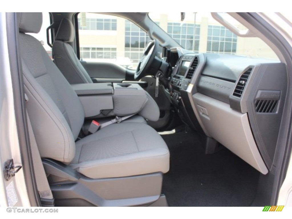 2019 F350 Super Duty XLT Crew Cab 4x4 - Ingot Silver / Earth Gray photo #30