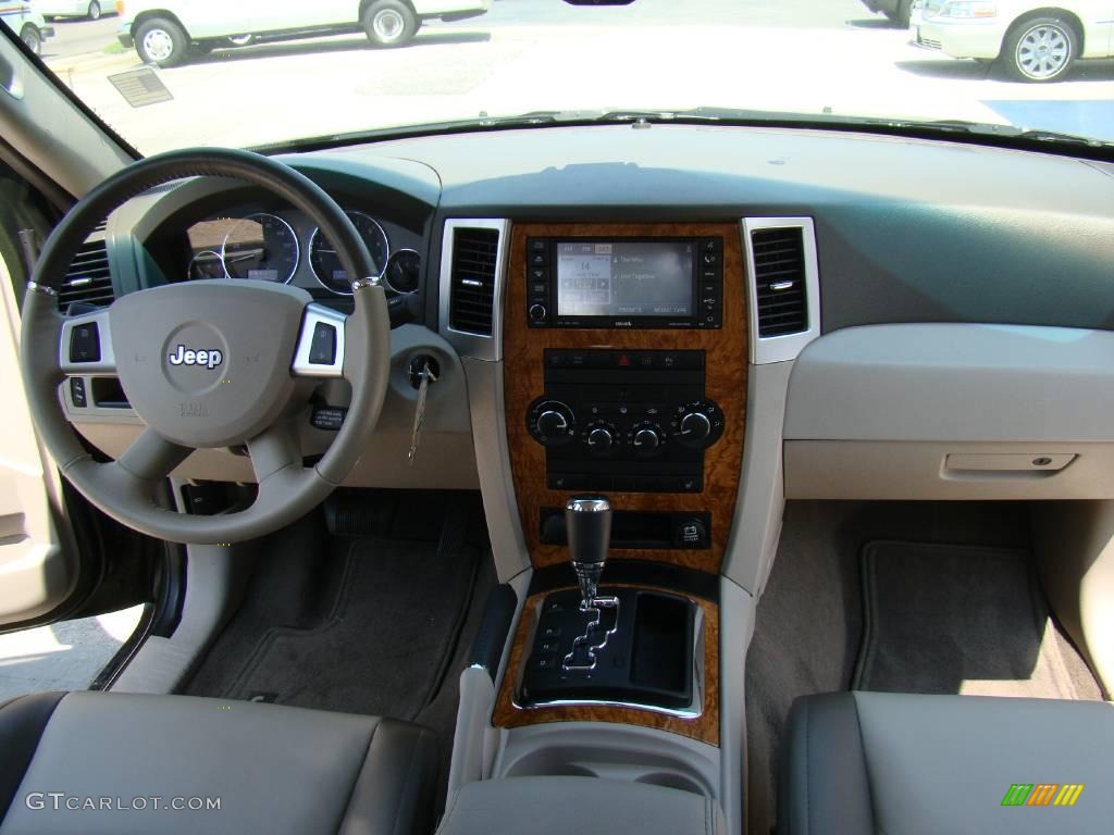 2008 Grand Cherokee Limited - Jeep Green Metallic / Dark Khaki/Light Graystone photo #14