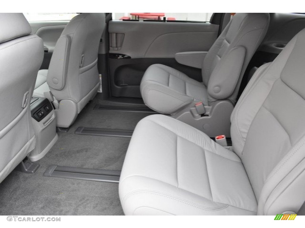 2019 Toyota Sienna XLE AWD Rear Seat Photo #129001176