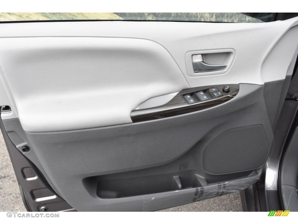 2019 Sienna XLE AWD - Predawn Gray Mica / Ash photo #22