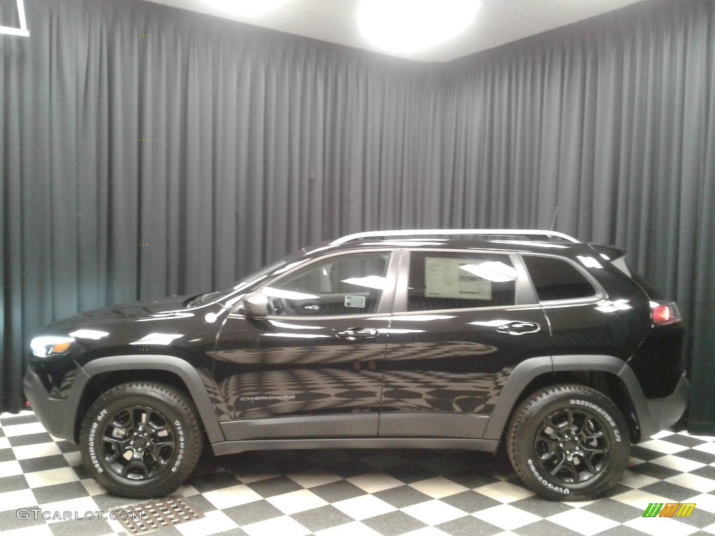 2019 Cherokee Trailhawk 4x4 - Diamond Black Crystal Pearl / Black photo #1