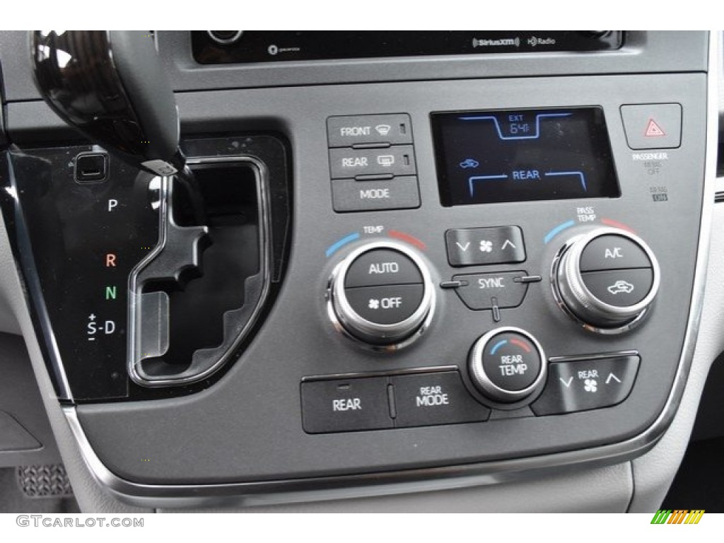 2019 Toyota Sienna XLE AWD Controls Photo #129001404