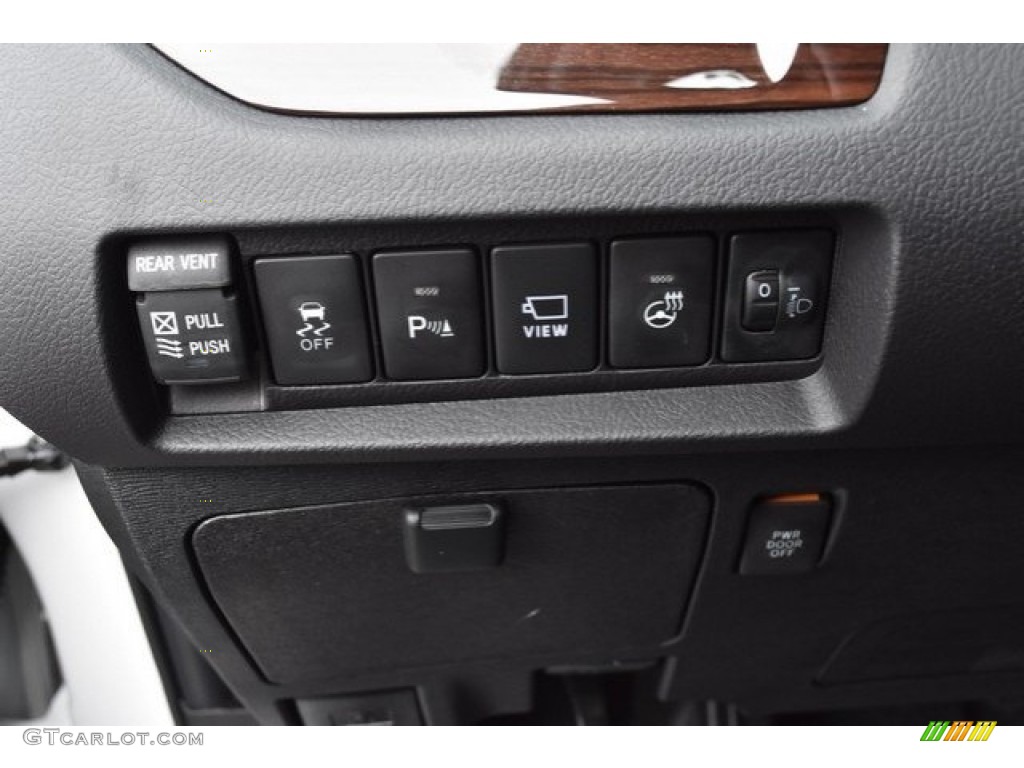 2019 Sienna XLE AWD - Blizzard Pearl White / Ash photo #30
