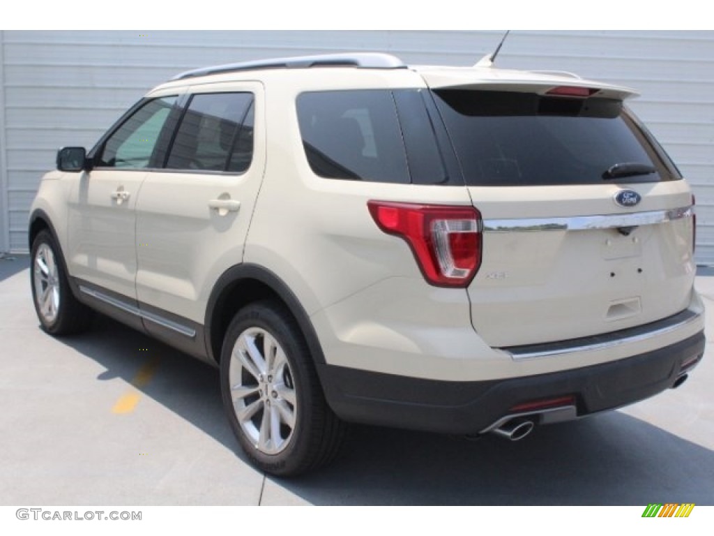 2018 Explorer XLT - Platinum Dune / Ebony Black photo #7