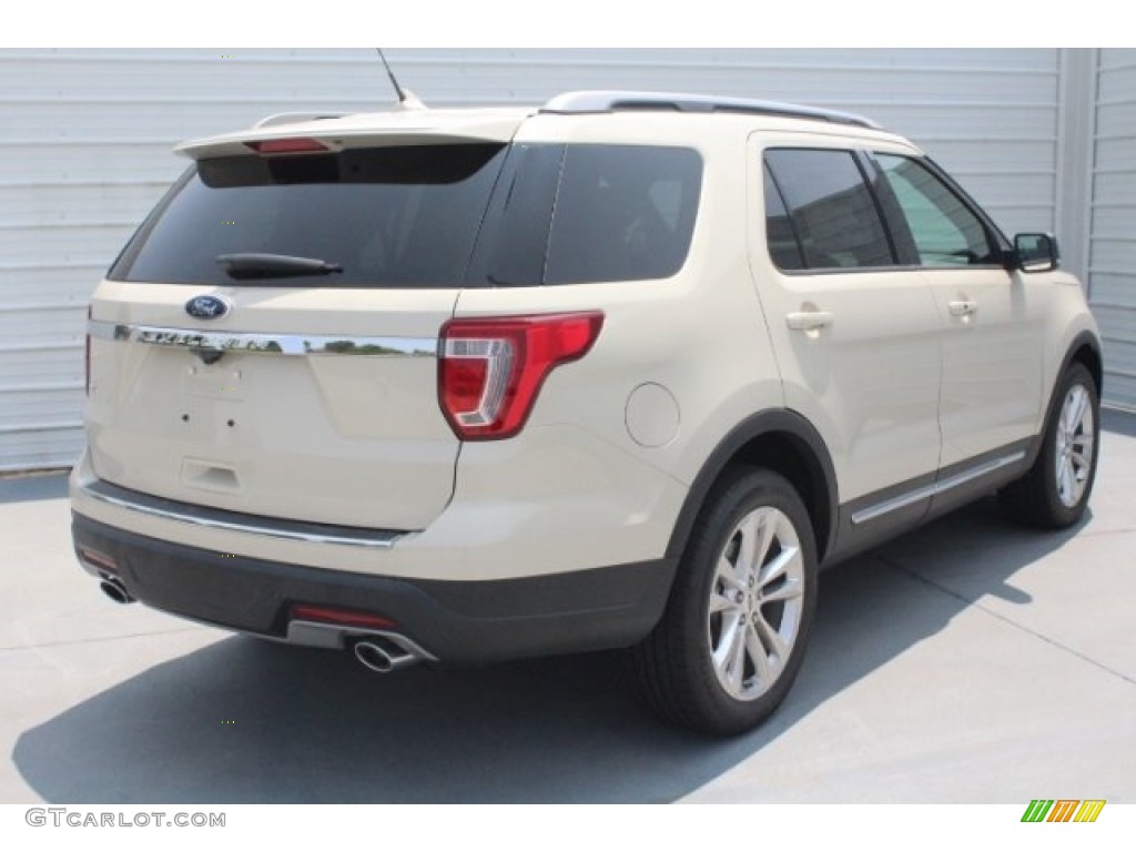2018 Explorer XLT - Platinum Dune / Ebony Black photo #9