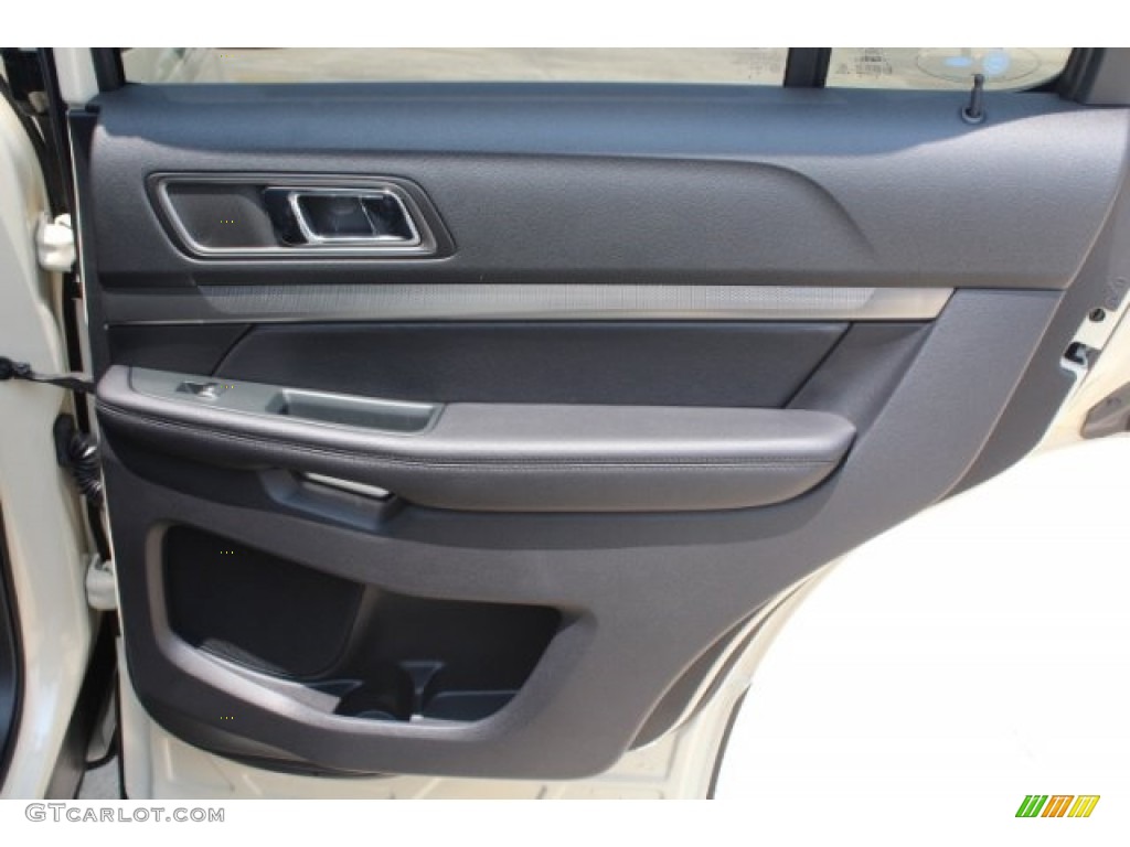 2018 Explorer XLT - Platinum Dune / Ebony Black photo #31