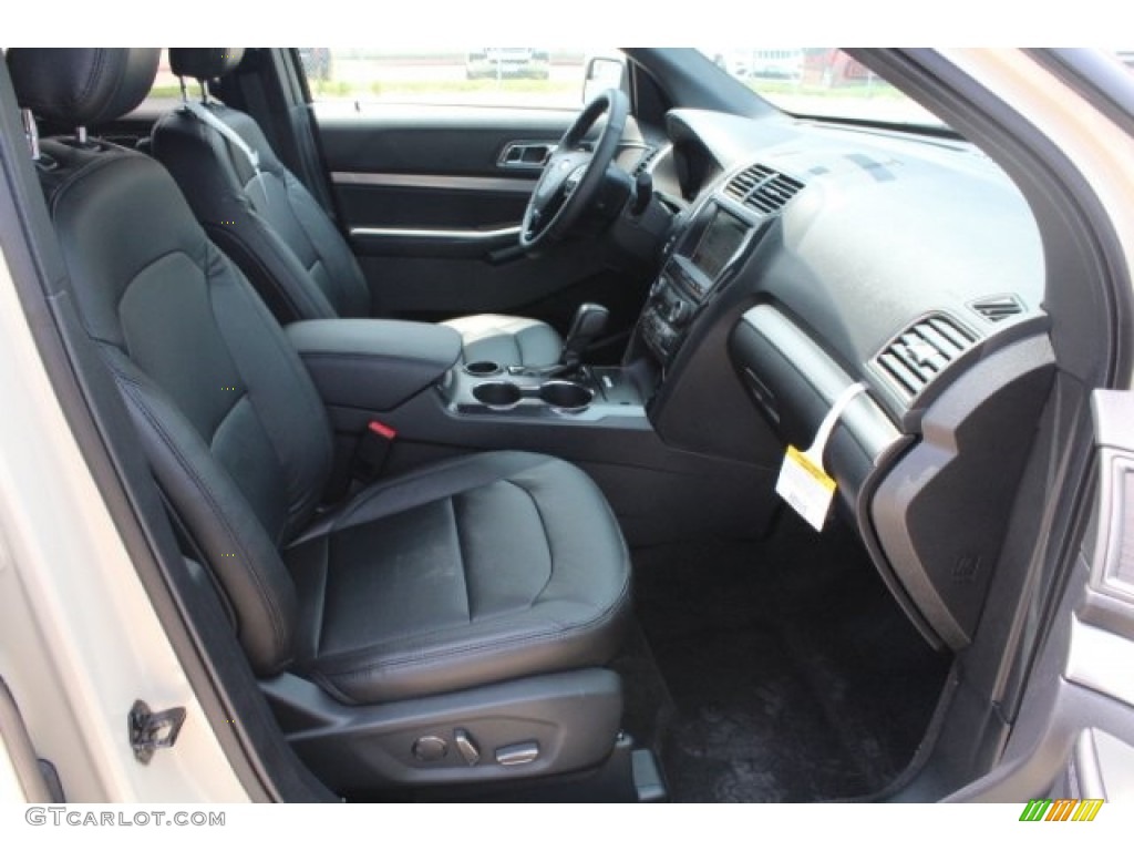 2018 Explorer XLT - Platinum Dune / Ebony Black photo #36