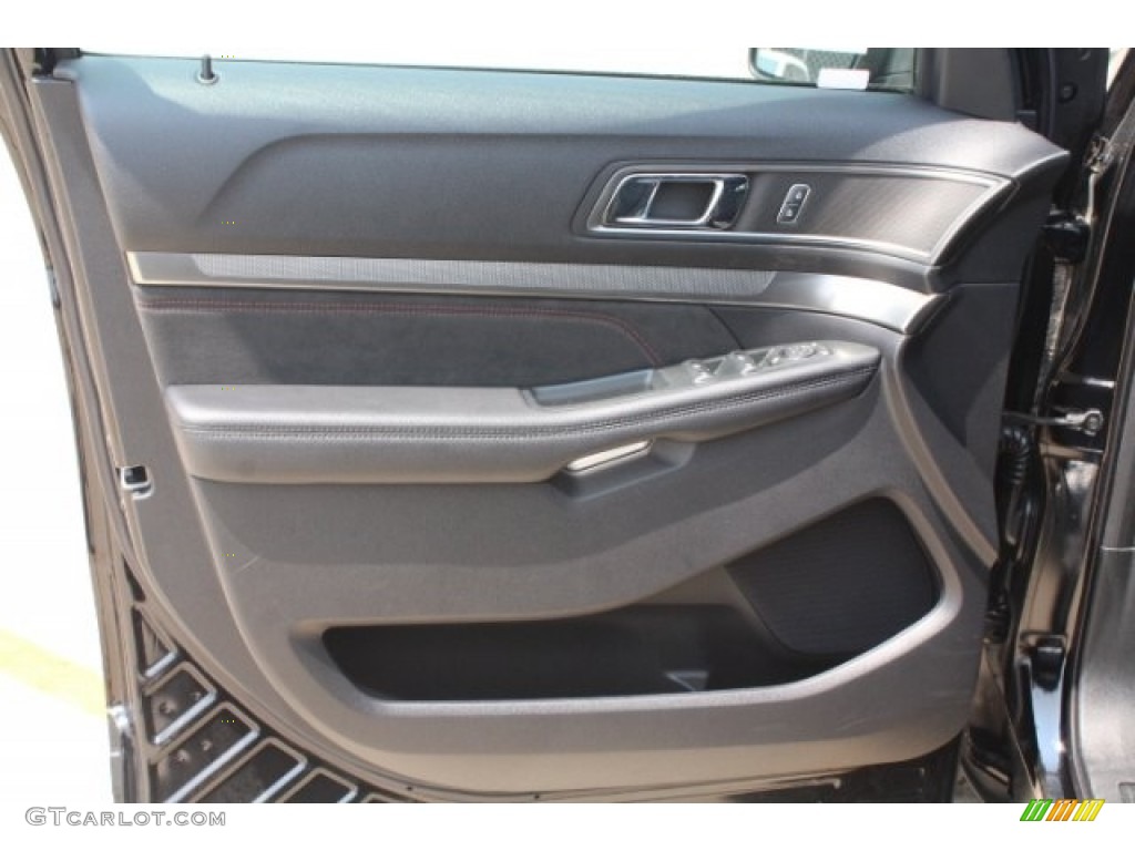 2018 Explorer XLT - Shadow Black / Ebony Black photo #12