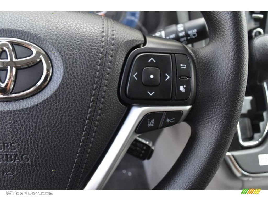 2019 Toyota Sienna LE Steering Wheel Photos