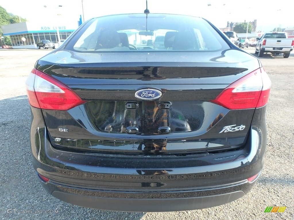 2018 Fiesta SE Sedan - Shadow Black / Charcoal Black photo #3
