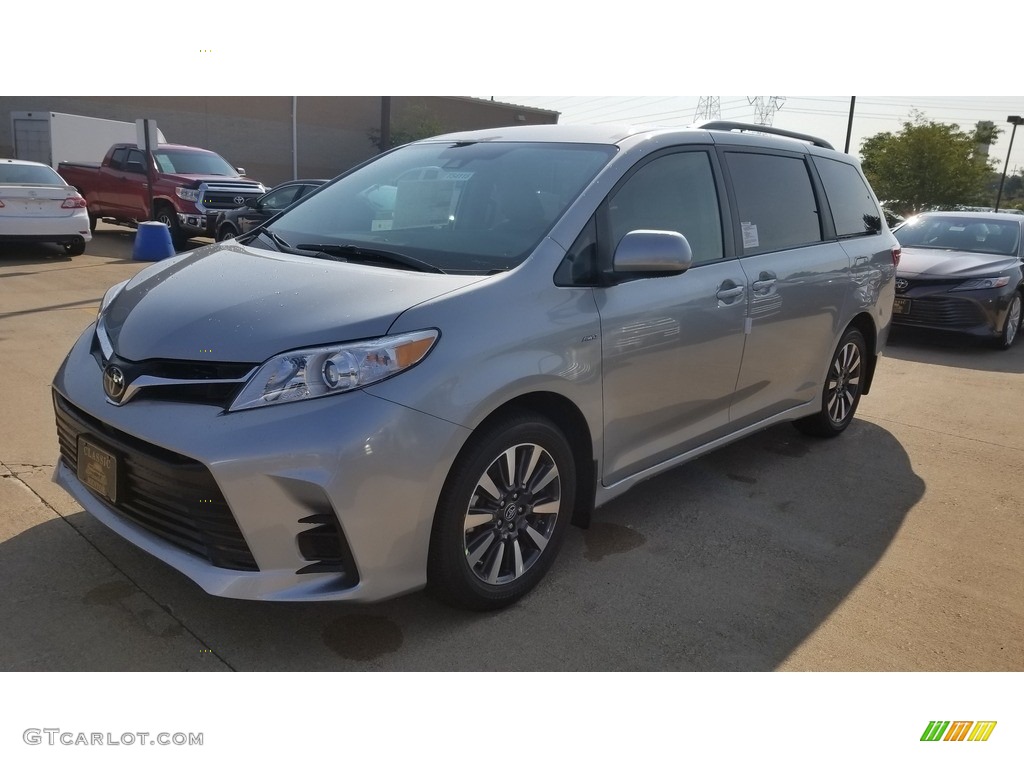 2019 Sienna LE - Celestial Silver Metallic / Ash photo #1