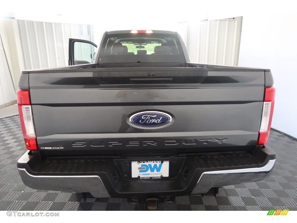 2018 F250 Super Duty XLT Crew Cab 4x4 - Stone Gray / Earth Gray photo #8