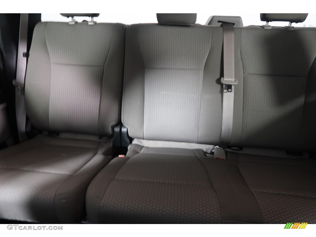 2018 F250 Super Duty XLT Crew Cab 4x4 - Stone Gray / Earth Gray photo #19