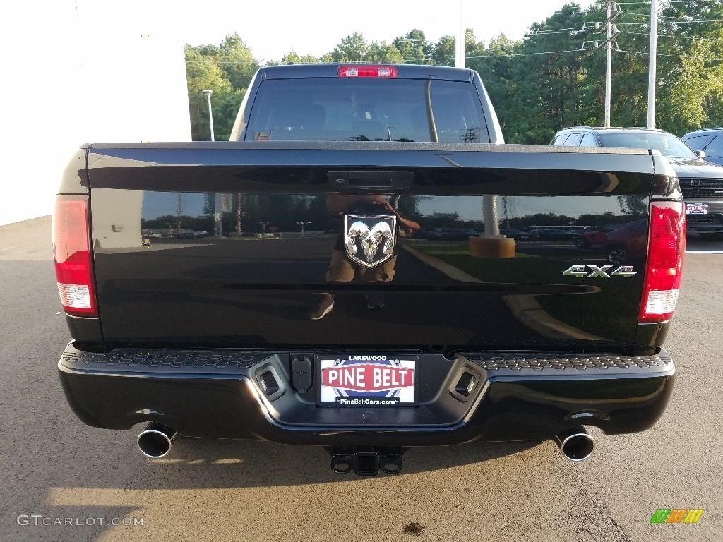 2019 1500 Classic Express Quad Cab 4x4 - Brilliant Black Crystal Pearl / Black photo #5