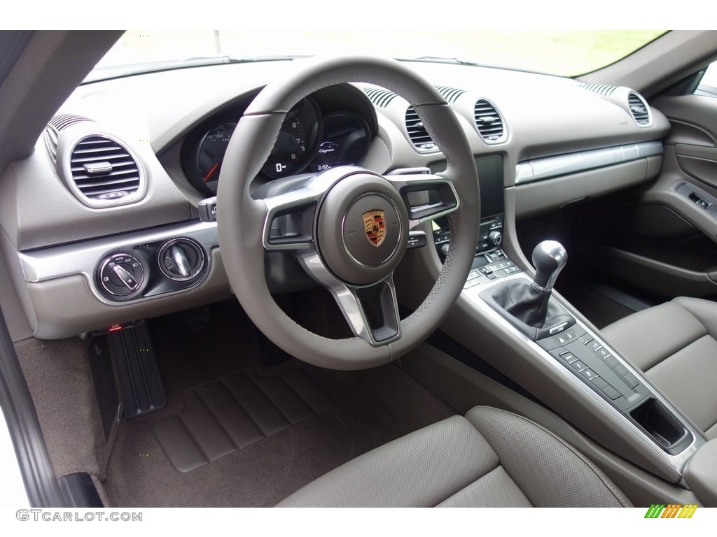 2018 Porsche 718 Cayman Standard 718 Cayman Model Steering Wheel Photos