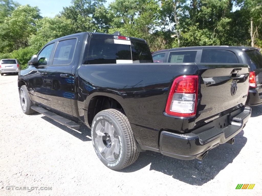 2019 1500 Big Horn Crew Cab 4x4 - Diamond Black Crystal Pearl / Black photo #3