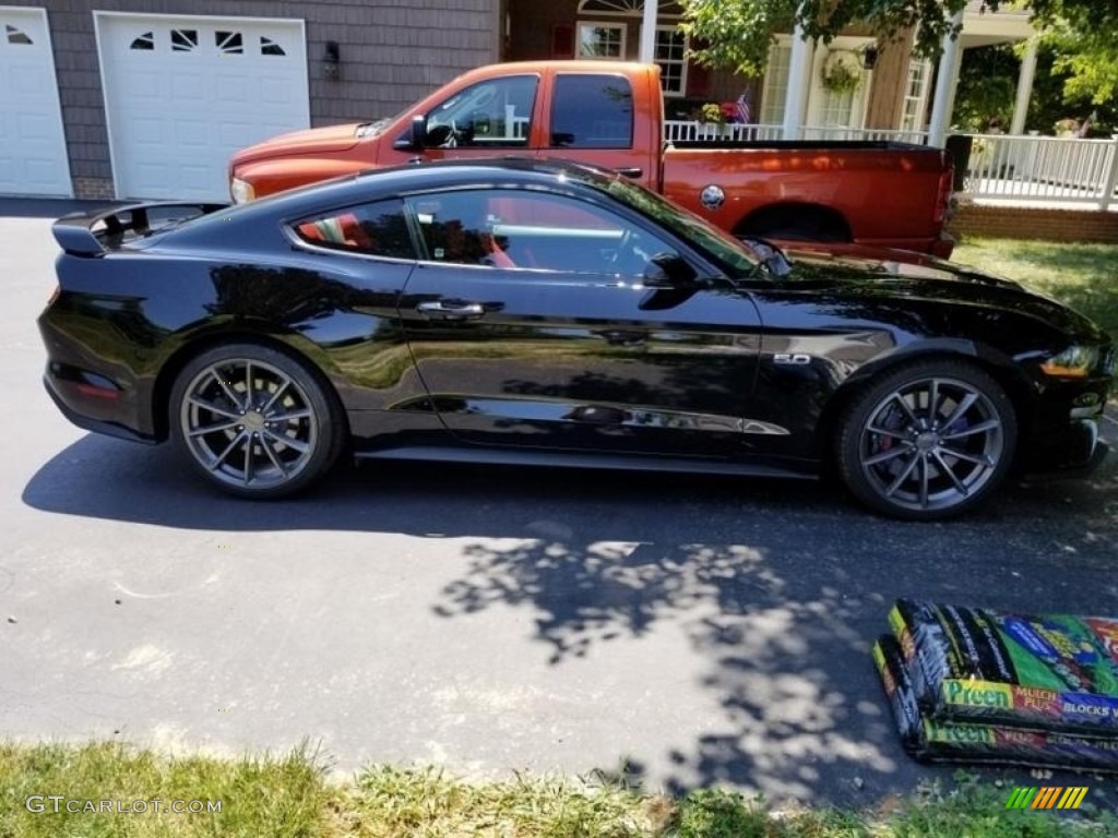 2018 Mustang GT Premium Fastback - Shadow Black / Showstopper Red photo #6