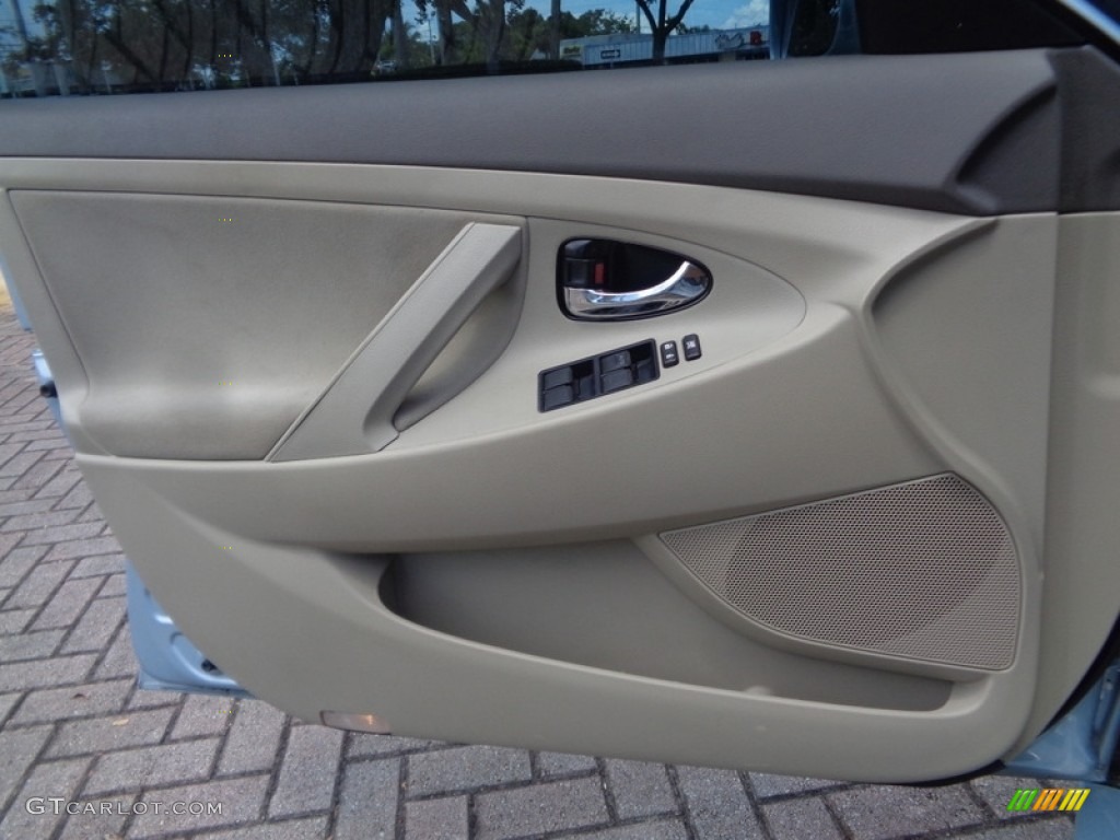 2009 Camry LE - Sky Blue Pearl / Bisque photo #30