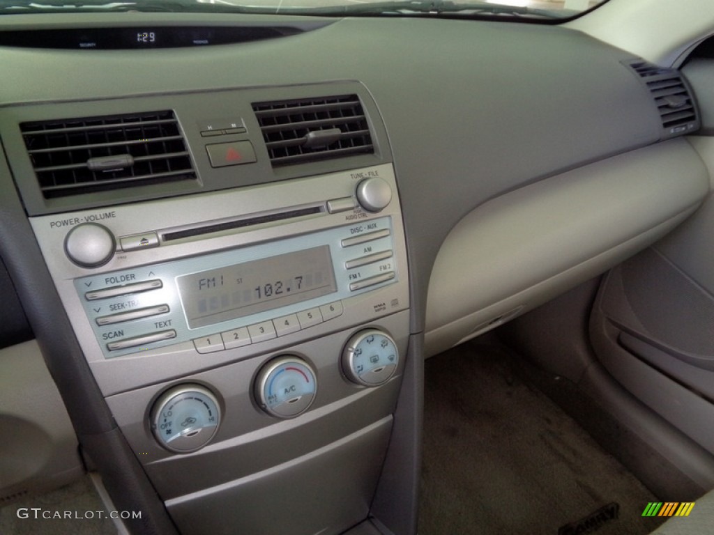 2009 Camry LE - Sky Blue Pearl / Bisque photo #46