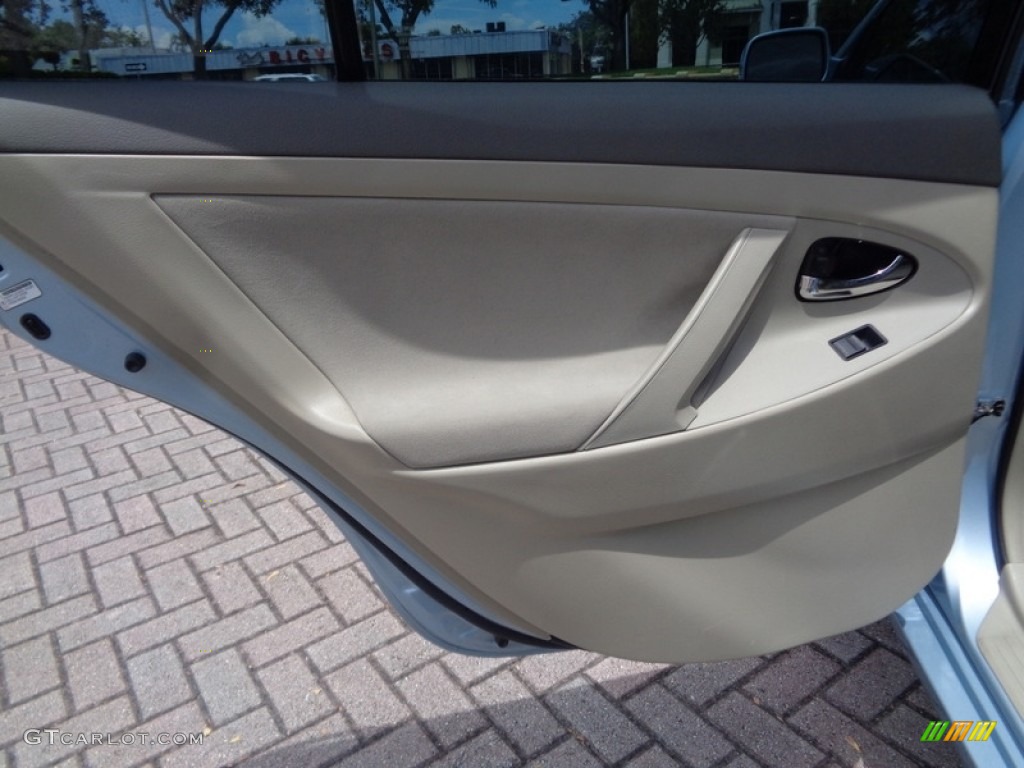2009 Camry LE - Sky Blue Pearl / Bisque photo #48