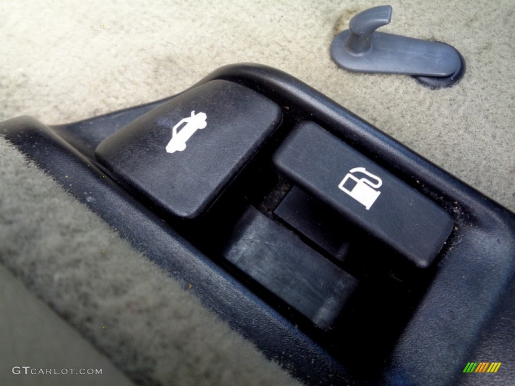 2009 Camry LE - Sky Blue Pearl / Bisque photo #51