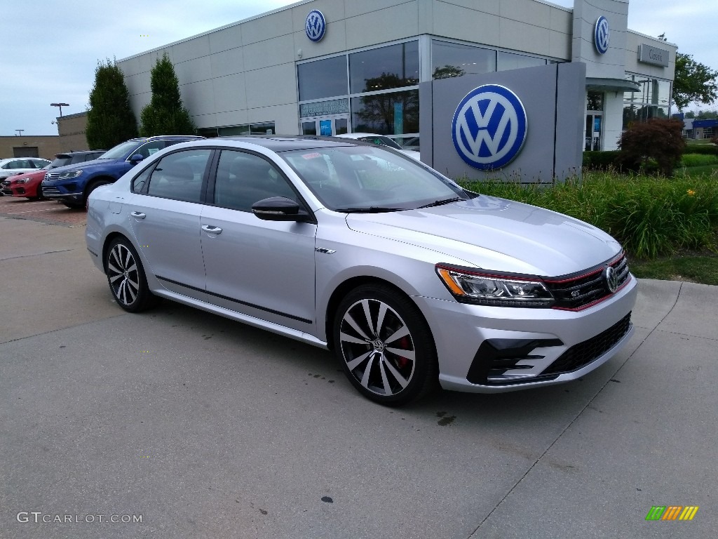 Reflex Silver Metallic 2018 Volkswagen Passat GT Exterior Photo #129042713
