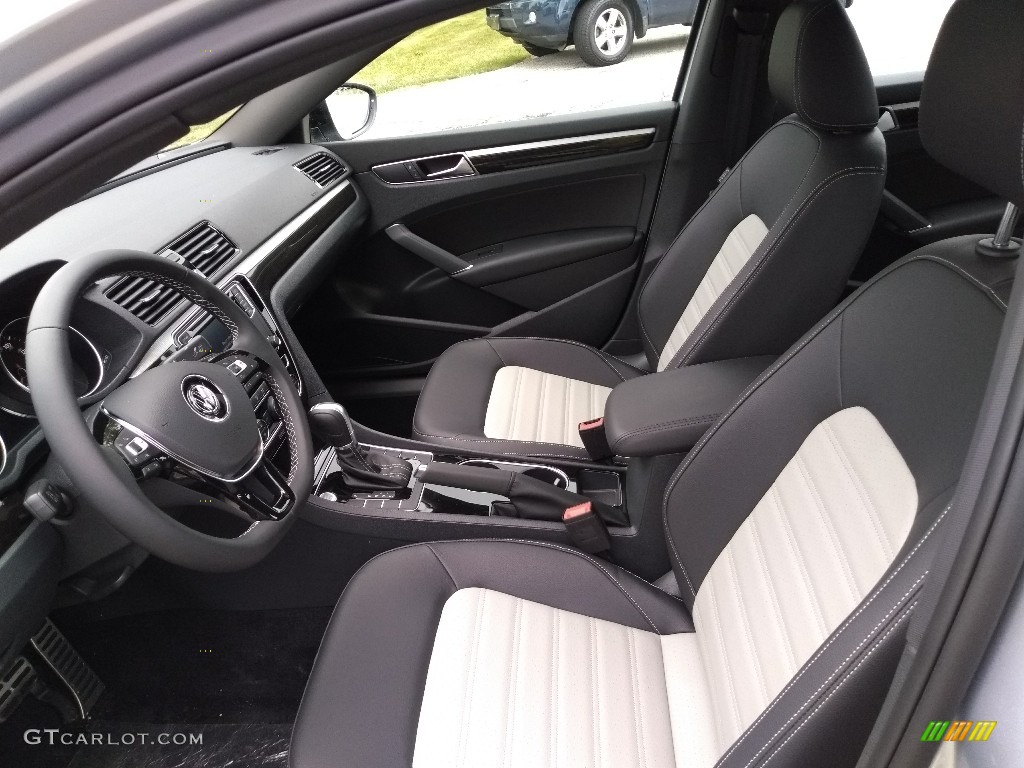 2018 Volkswagen Passat GT Front Seat Photo #129042740