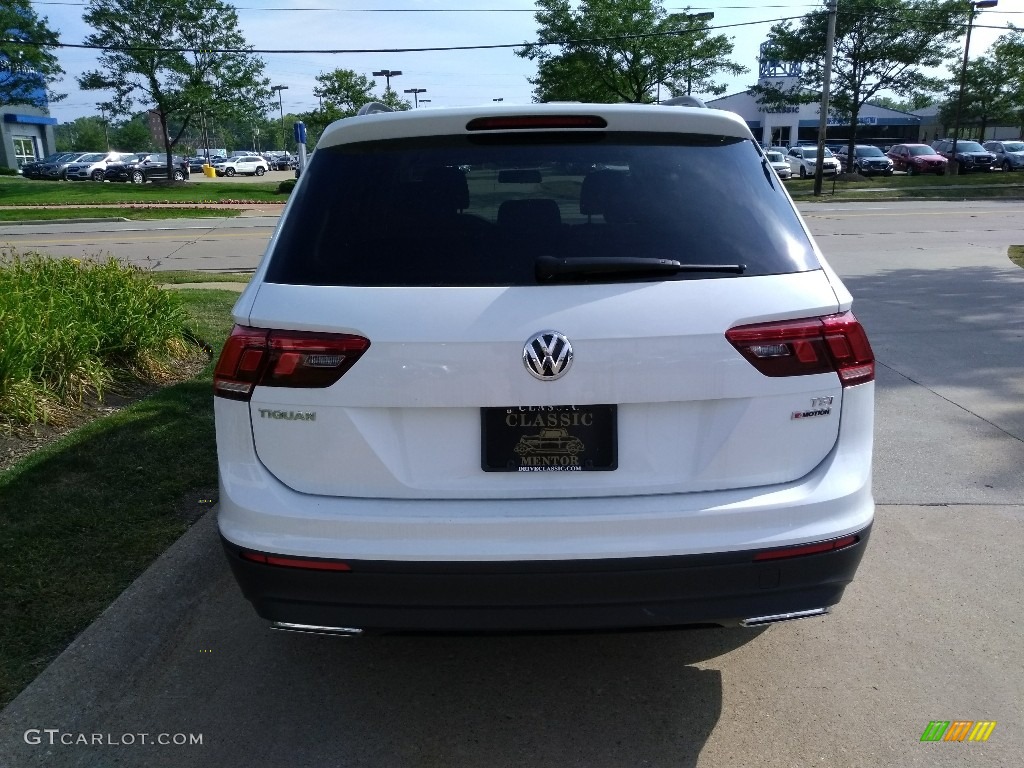 2018 Tiguan S 4MOTION - Pure White / Storm Gray photo #5