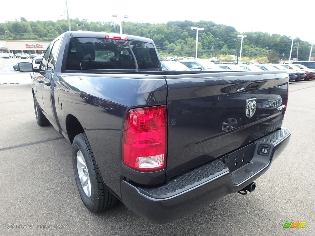 2019 1500 Classic Express Quad Cab 4x4 - Maximum Steel Metallic / Black/Diesel Gray photo #3