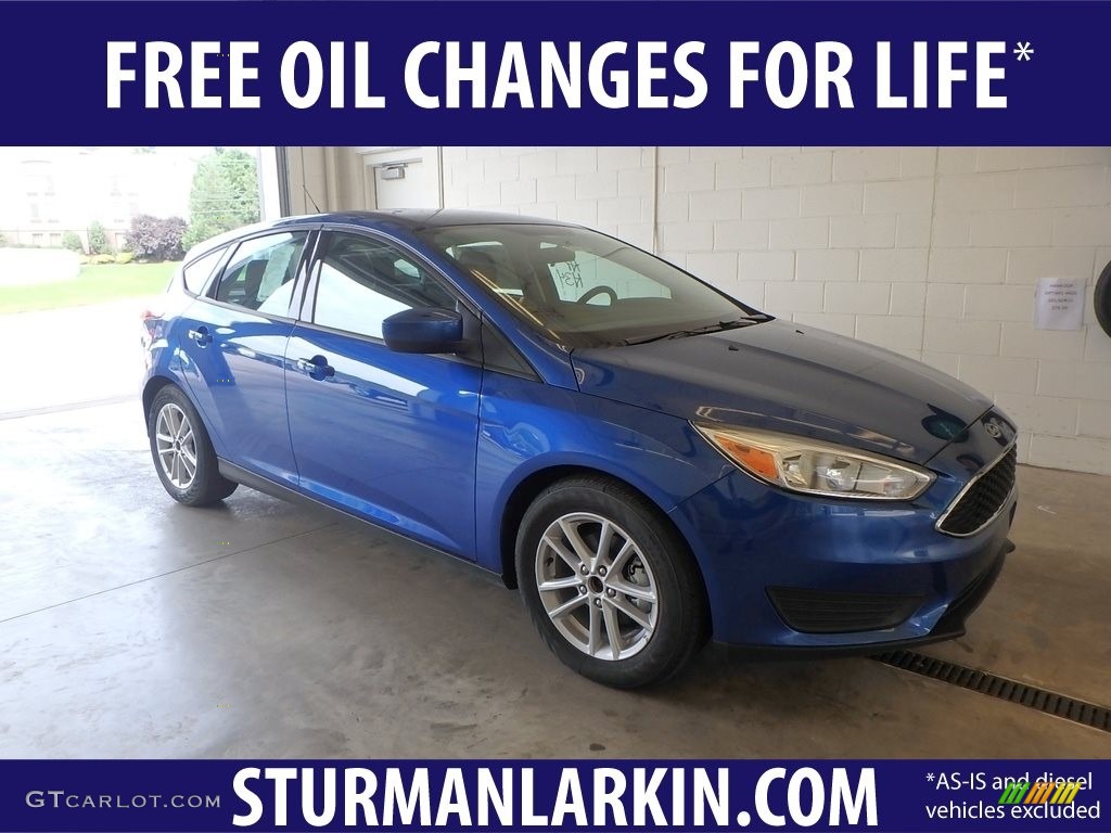 2018 Focus SE Hatch - Lightning Blue / Charcoal Black photo #1