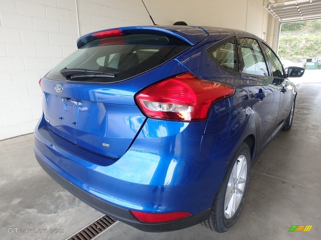 2018 Focus SE Hatch - Lightning Blue / Charcoal Black photo #2