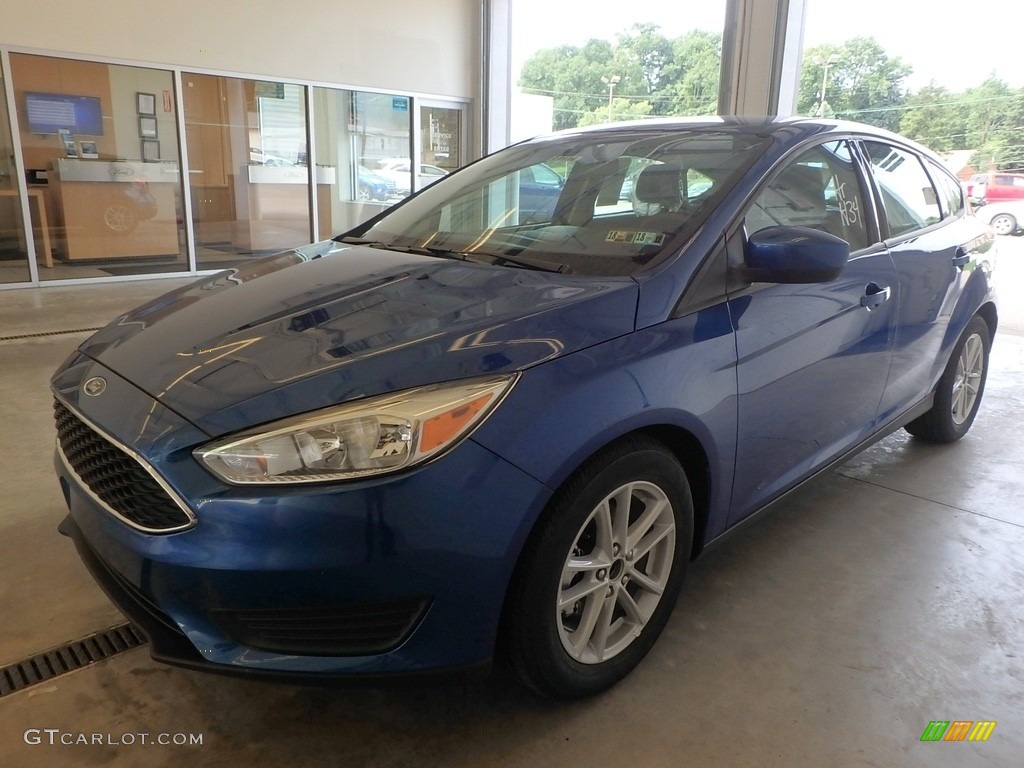 2018 Focus SE Hatch - Lightning Blue / Charcoal Black photo #4