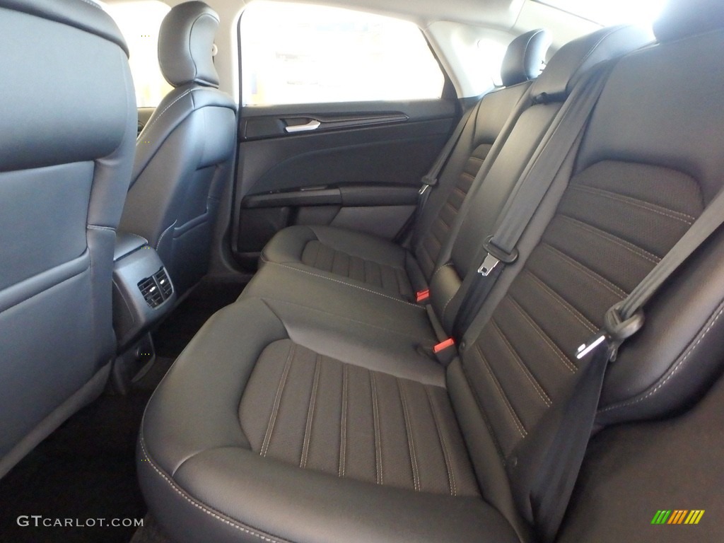 2018 Fusion SE - Blue Metallic / Ebony photo #7