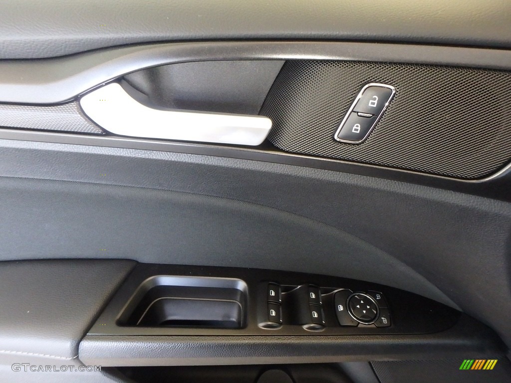 2018 Fusion SE - Blue Metallic / Ebony photo #9