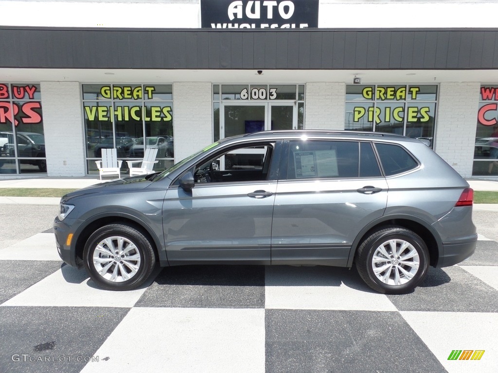 2018 Tiguan S - Platinum Gray Metallic / Titan Black photo #1