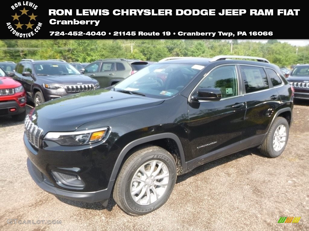 2019 Cherokee Latitude 4x4 - Diamond Black Crystal Pearl / Black photo #1