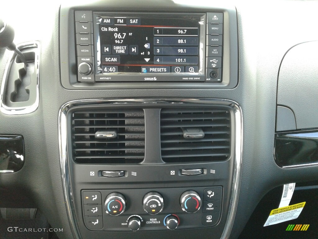 2019 Dodge Grand Caravan SE Plus Controls Photo #129052978
