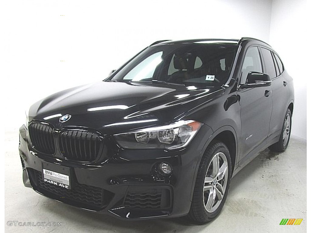 2018 X1 xDrive28i - Black Sapphire Metallic / Black photo #1