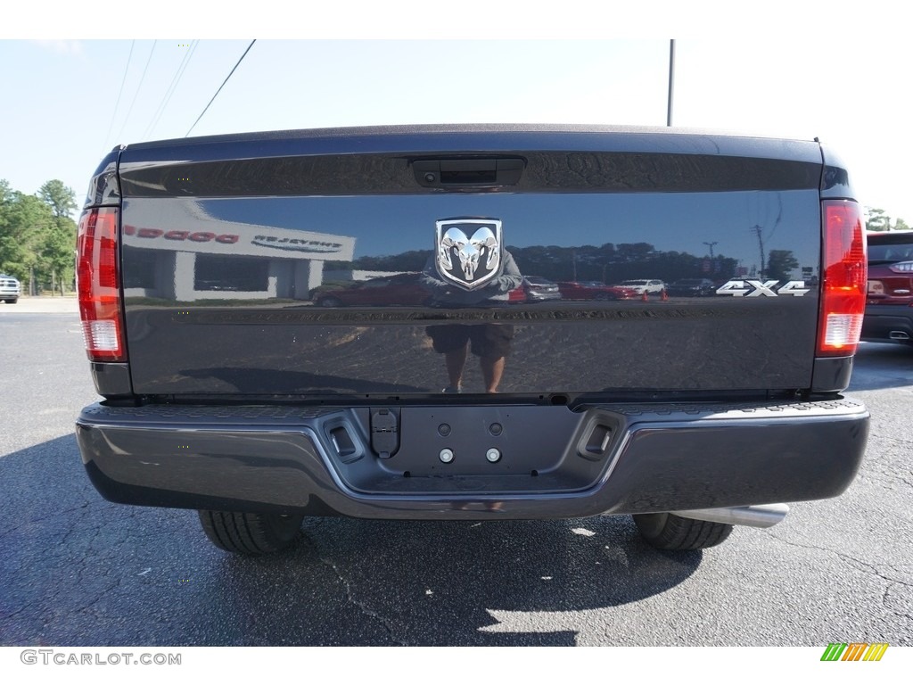 2019 1500 Classic Express Crew Cab 4x4 - Maximum Steel Metallic / Black/Diesel Gray photo #12