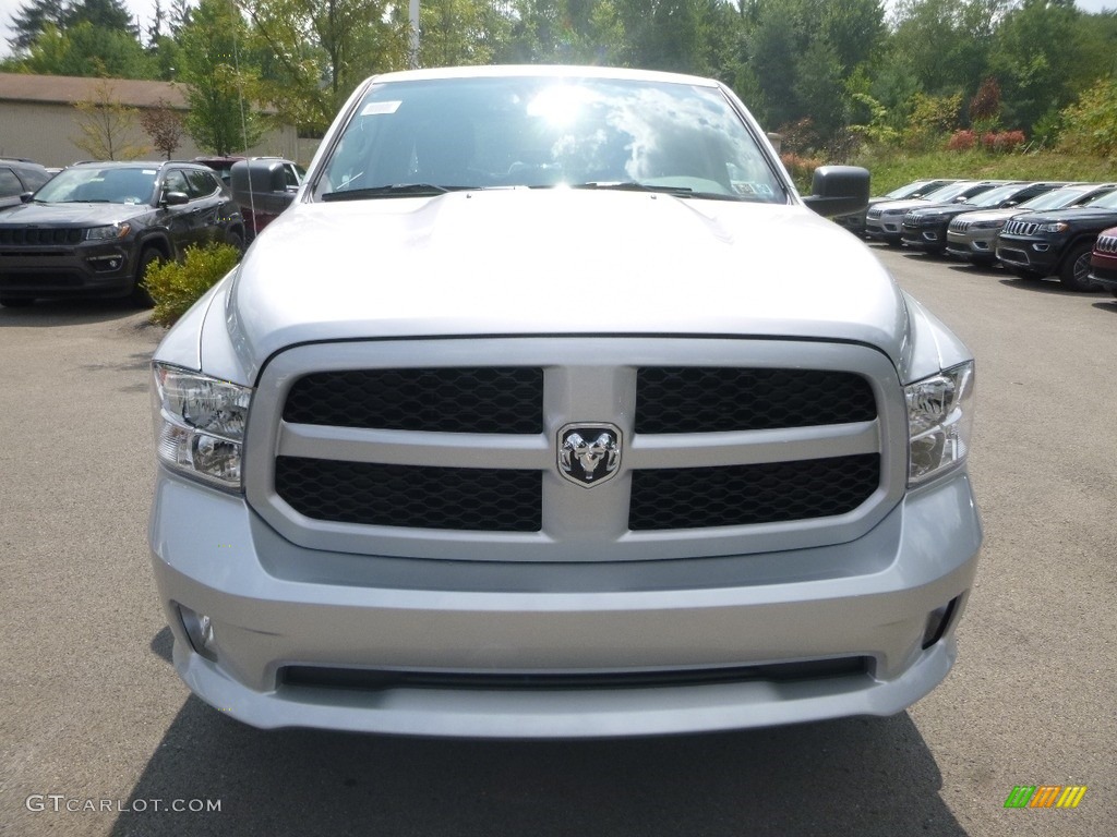 2019 1500 Classic Express Quad Cab 4x4 - Bright Silver Metallic / Black/Diesel Gray photo #8