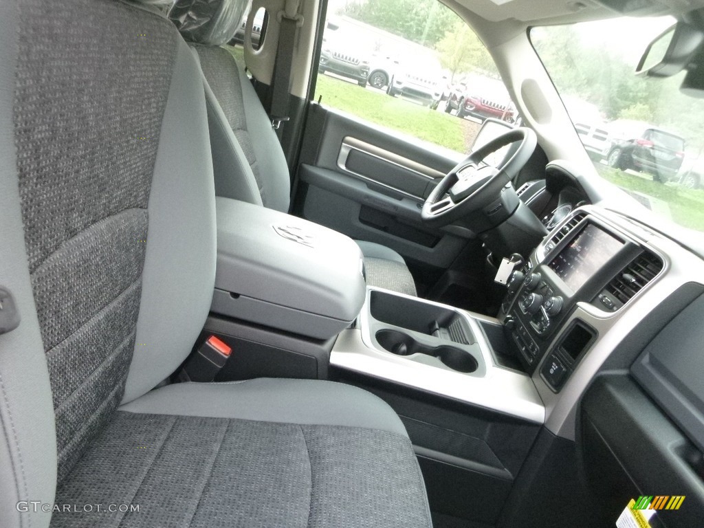 2019 1500 Classic Big Horn Crew Cab 4x4 - Blue Streak Pearl / Black/Diesel Gray photo #9