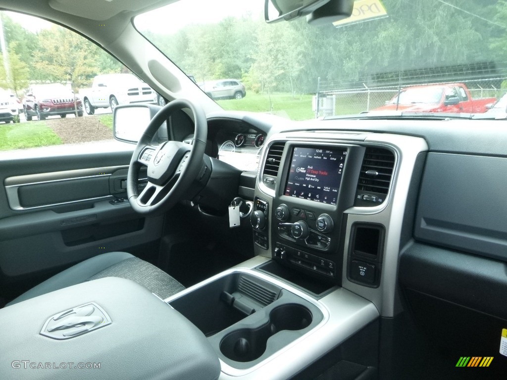 2019 1500 Classic Big Horn Crew Cab 4x4 - Blue Streak Pearl / Black/Diesel Gray photo #10
