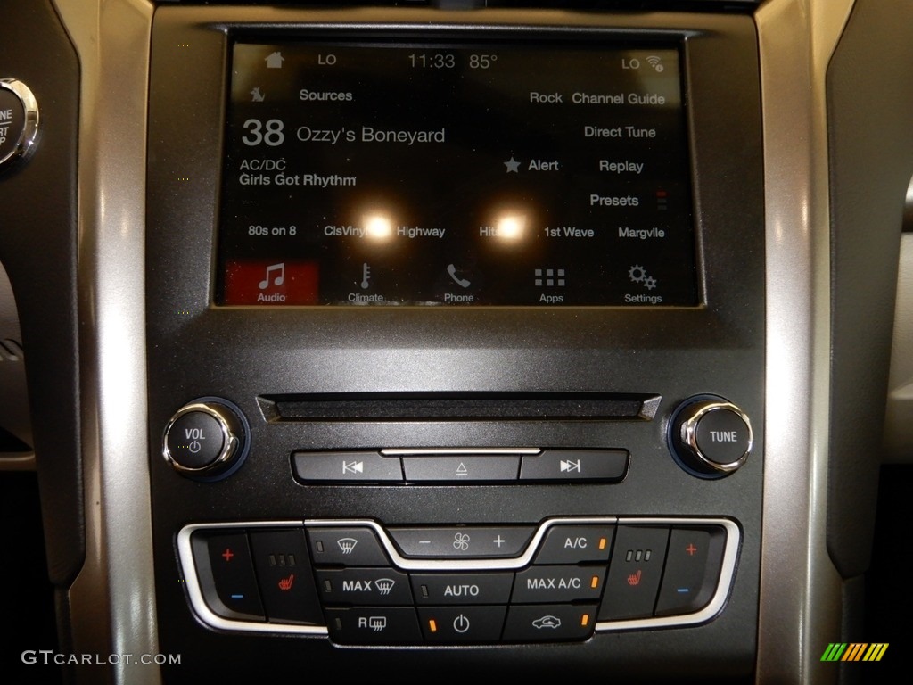 2018 Fusion SE - White Platinum / Medium Light Stone photo #15